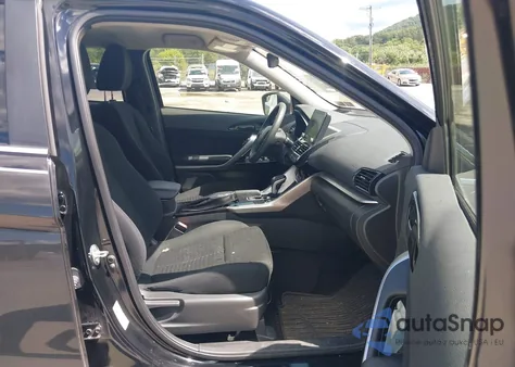 2022 Mitsubishi Eclipse Cross Le S-Awc z USA, uszkodzony, nr VIN JA4ATVAA9NZ014492